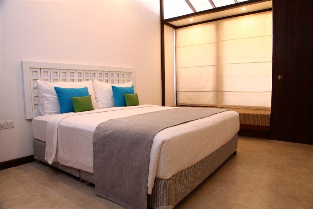 Blue Oceanic Beach Hotel Negombo Ngoại thất bức ảnh